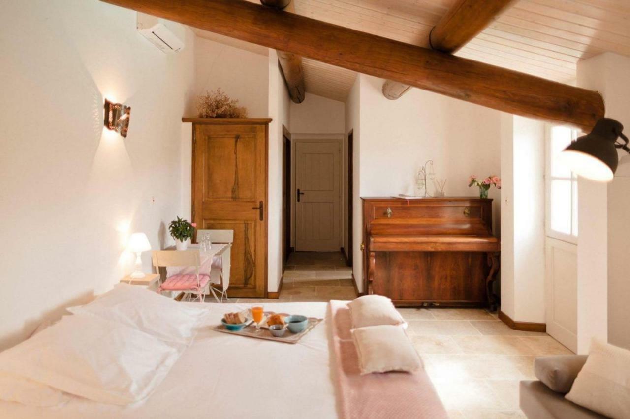 Provence Dodo Bed and Breakfast Villeneuve  Buitenkant foto